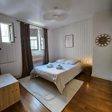 Typical Haussmannien Flat Appartement